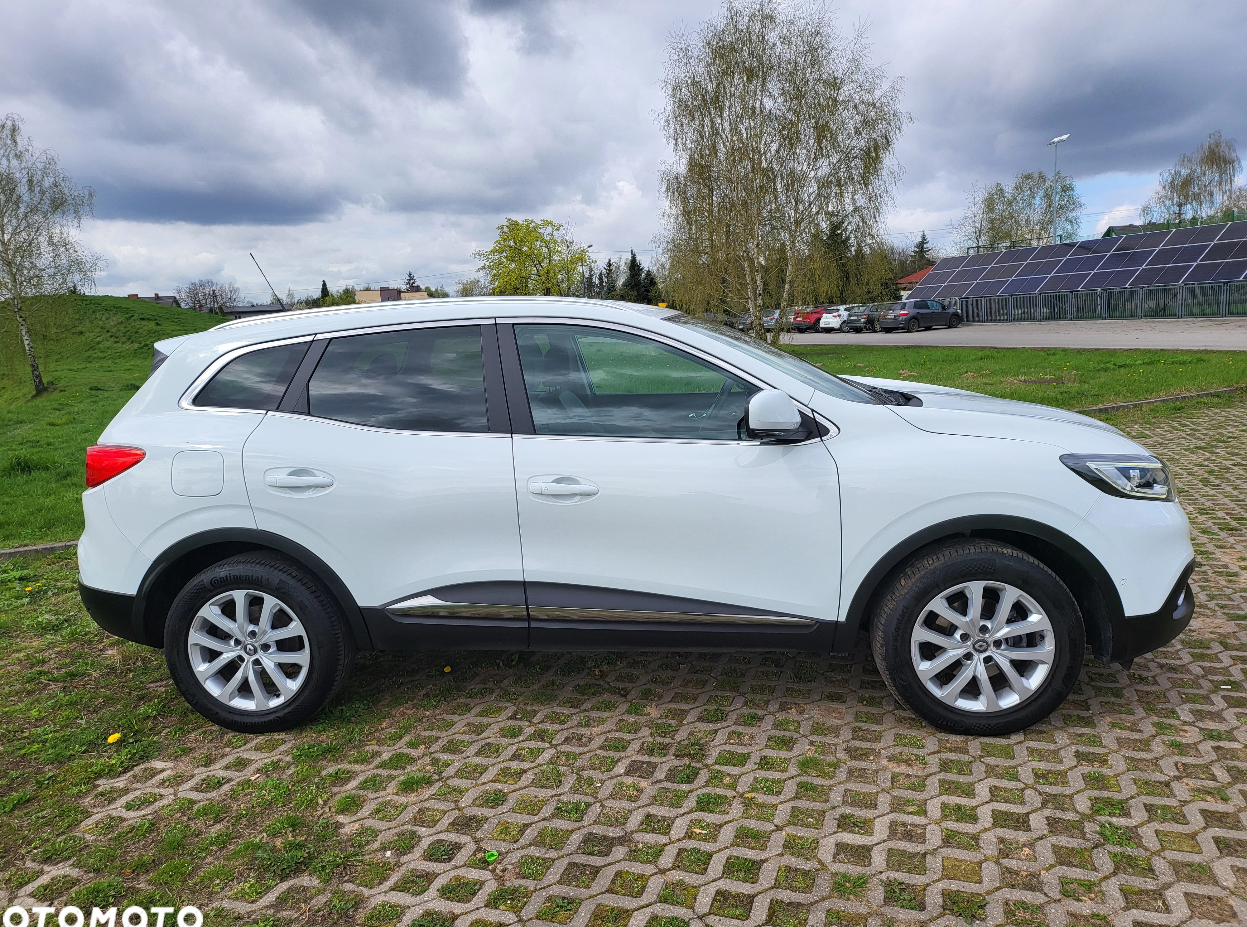 Renault Kadjar cena 48909 przebieg: 198000, rok produkcji 2016 z Sieradz małe 781